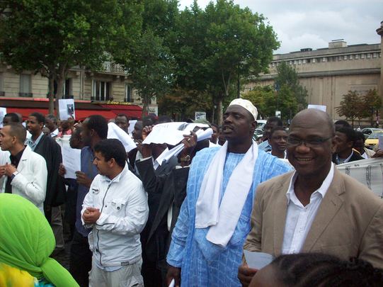 Compte rendu et images de la manifestation de Paris contre le coup d’État en Mauritanie. Compte rendu et images de la manifestation de Paris contre le coup d’État en Mauritanie.