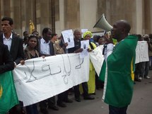 Manif à Paris contre le coup d' état en Mauritanie Manif à Paris contre le coup d' état en Mauritanie