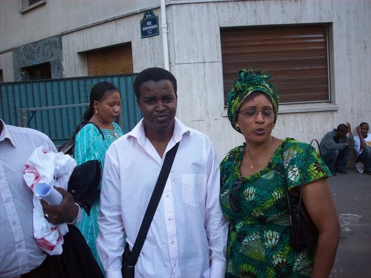 (2) Grande mobilisation à Paris contre le coup d’état en Mauritanie
