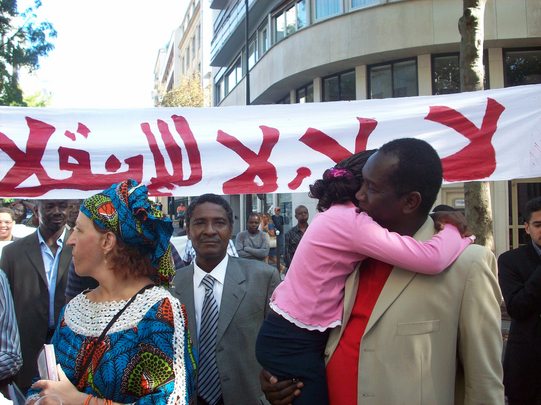 (2) Grande mobilisation à Paris contre le coup d’état en Mauritanie