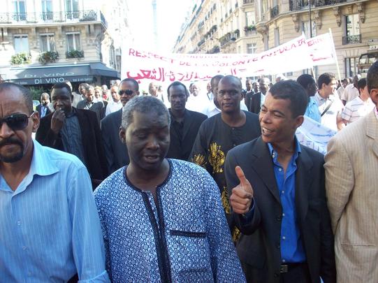 (2) Grande mobilisation à Paris contre le coup d’état en Mauritanie