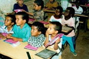 Nos enfants, l'éducation : Avenir en suspens ...... Nos enfants, l'éducation : Avenir en suspens ......