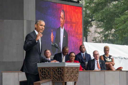 Obama, président noir, inaugure le musée national afro américain
