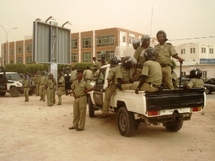 Mauritanie: échauffourées entre policiers et manifestants anti-putsch Mauritanie: échauffourées entre policiers et manifestants anti-putsch