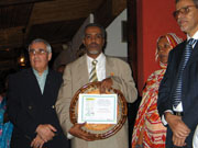 L'équipe du MAP-SIDA Mauritanie a été primée en avril 2008 à Madagascar. L'équipe du MAP-SIDA Mauritanie a été primée en avril 2008 à Madagascar.