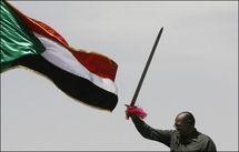 Béchir parade au Darfour et menace ONG, ONU et diplomates d'expulsion Béchir parade au Darfour et menace ONG, ONU et diplomates d'expulsion