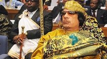 Kadhafi à Nouakchott pour une médiation dans la crise politique Kadhafi à Nouakchott pour une médiation dans la crise politique