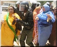 La police réprime une manifestation conjointe des femmes du FNDD et du RFD La police réprime une manifestation conjointe des femmes du FNDD et du RFD