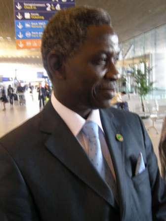 Photos départ : Ibrahima Moctar SARR cet après-midi Paris pour Nouakchott Photos départ : Ibrahima Moctar SARR cet après-midi Paris pour Nouakchott