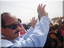 Des milliers de citoyens accueillent Ould Abdel Aziz à Ouad Naga Des milliers de citoyens accueillent Ould Abdel Aziz à Ouad Naga