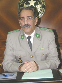 Ely Ould Mohamed Vall serait toujours sous le drapeau Ely Ould Mohamed Vall serait toujours sous le drapeau