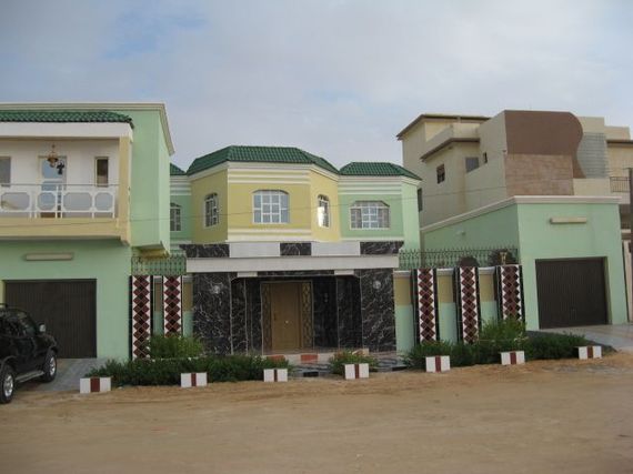 La 2ème villa attribuée en juillet toujours à l’heureux Ibrahima SARR par Taqadoumy, elle est maintenant trois rues derrière la maison de Zein Ould Zeidane. Elle est devenuet verte, marbrée et vaut 57 millions