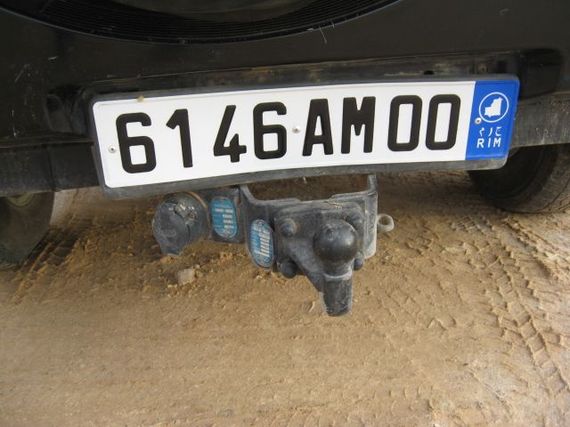 A qui appartient la voiture garée devant immatriculée !!!!