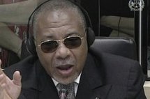 Charles Taylor nie les accusations de cannibalisme Charles Taylor nie les accusations de cannibalisme