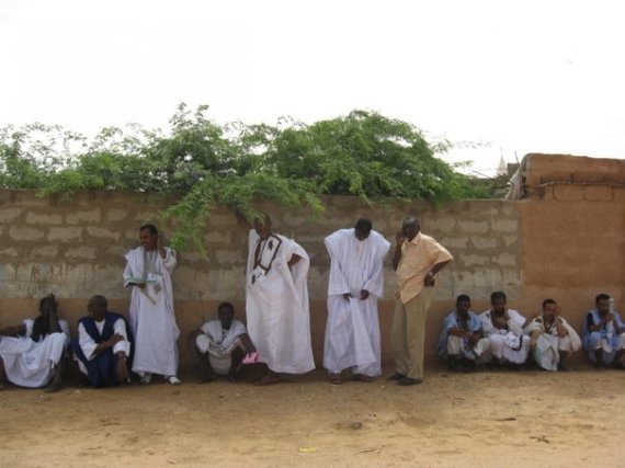 A l’ombre mais non moins méritants : Mamadou Bocar BA, 2ème Vice Président, Ahmedou Cheikhou Cissé le SG et Amadou Al Hussein LAM, tous d’anciens torturés par Taya, attendent sagement leur tour A l’ombre mais non moins méritants : Mamadou Bocar BA, 2ème Vice Président, Ahmedou Cheikhou Cissé le SG et Amadou Al Hussein LAM, tous d’anciens torturés par Taya, attendent sagement leur tour