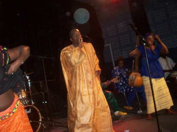 Rétro/ LE CONCERT DE DEMBA NDIAYE NDILLAN A MANTES LA JOLIE A TENU TOUTES SES PROMESSES ( quelques images de la salle) Rétro/ LE CONCERT DE DEMBA NDIAYE NDILLAN A MANTES LA JOLIE A TENU TOUTES SES PROMESSES ( quelques images de la salle)
