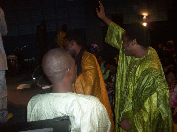 Rétro/ LE CONCERT DE DEMBA NDIAYE NDILLAN A MANTES LA JOLIE A TENU TOUTES SES PROMESSES ( quelques images de la salle) Rétro/ LE CONCERT DE DEMBA NDIAYE NDILLAN A MANTES LA JOLIE A TENU TOUTES SES PROMESSES ( quelques images de la salle)