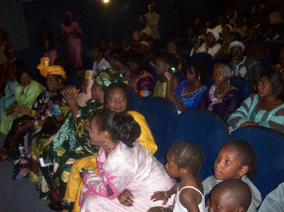 Rétro/ LE CONCERT DE DEMBA NDIAYE NDILLAN A MANTES LA JOLIE A TENU TOUTES SES PROMESSES ( quelques images de la salle) Rétro/ LE CONCERT DE DEMBA NDIAYE NDILLAN A MANTES LA JOLIE A TENU TOUTES SES PROMESSES ( quelques images de la salle)