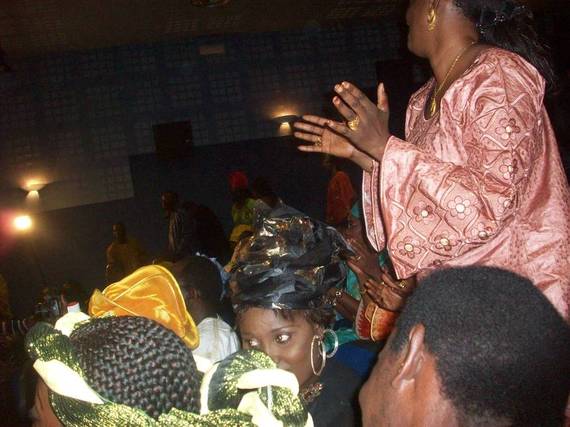 Rétro/ LE CONCERT DE DEMBA NDIAYE NDILLAN A MANTES LA JOLIE A TENU TOUTES SES PROMESSES ( quelques images de la salle) Rétro/ LE CONCERT DE DEMBA NDIAYE NDILLAN A MANTES LA JOLIE A TENU TOUTES SES PROMESSES ( quelques images de la salle)
