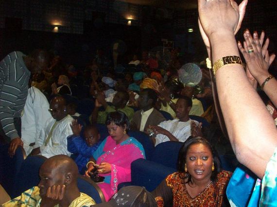 Rétro/ LE CONCERT DE DEMBA NDIAYE NDILLAN A MANTES LA JOLIE A TENU TOUTES SES PROMESSES ( quelques images de la salle) Rétro/ LE CONCERT DE DEMBA NDIAYE NDILLAN A MANTES LA JOLIE A TENU TOUTES SES PROMESSES ( quelques images de la salle)