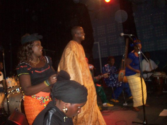 Rétro/ LE CONCERT DE DEMBA NDIAYE NDILLAN A MANTES LA JOLIE A TENU TOUTES SES PROMESSES ( quelques images de la salle) Rétro/ LE CONCERT DE DEMBA NDIAYE NDILLAN A MANTES LA JOLIE A TENU TOUTES SES PROMESSES ( quelques images de la salle)