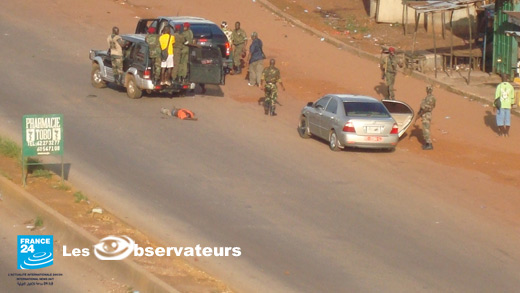 France 24 :[ Photos - GUINEE ] Poignardé en pleine rue par un militaire, la preuve en images