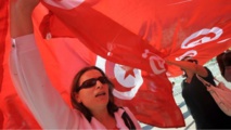 La Tunisie abolit l’interdiction du mariage des femmes avec des non-musulmans.