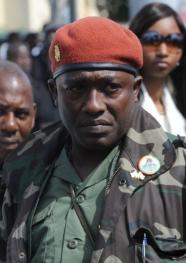 Guinée : " forte récompense" offerte pour arrêter l'aide de camp Toumba Guinée : " forte récompense" offerte pour arrêter l'aide de camp Toumba