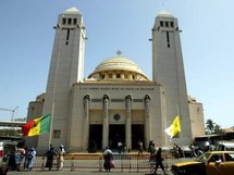 Façade de la cathédrale Notre Dame des Victoires, le 26 mai 2004 à Dakar Façade de la cathédrale Notre Dame des Victoires, le 26 mai 2004 à Dakar