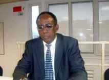Abdoul Aziz Soumaré: le 28 novembre 1990 représente pour moi bien des déchirures internes. Abdoul Aziz Soumaré: le 28 novembre 1990 représente pour moi bien des déchirures internes.