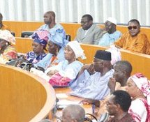 Sénégal/ Vers la dissolution du Sénat et l’Assemblée nationale pour des élections anticipées ? Sénégal/ Vers la dissolution du Sénat et l’Assemblée nationale pour des élections anticipées ?