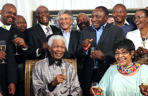 Le premier président noir d'Afrique du Sud, Nelson Mandela  célèbre le 20e anniversaire de sa libération de prison, le 4 février 2010 à Johannesbourg