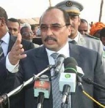Le président de la République à Arafat: "L'opposition soutient le terrorisme et la gabegie"