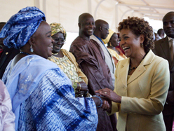 Michaëlle Jean, gouverneure générale du Canada, déclare que l'esclavage existe toujours en Afrique Michaëlle Jean, gouverneure générale du Canada, déclare que l'esclavage existe toujours en Afrique