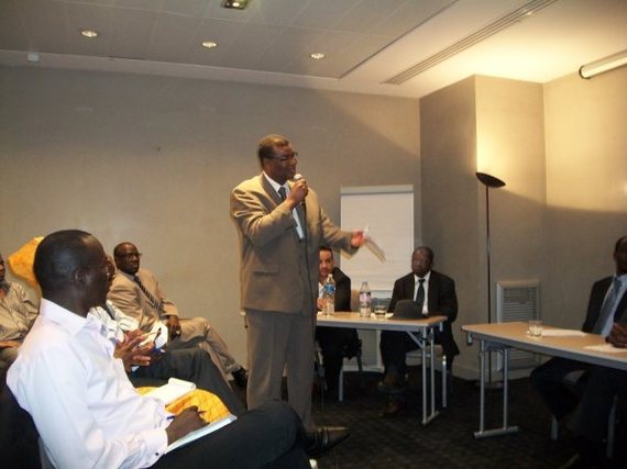 Suite du reportage photos de la Conférence de Monsieur Kane Hamidou Baba, président du MPR, à Paris