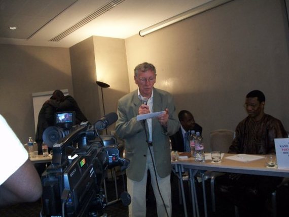 Suite du reportage photos de la Conférence de Monsieur Kane Hamidou Baba, président du MPR, à Paris