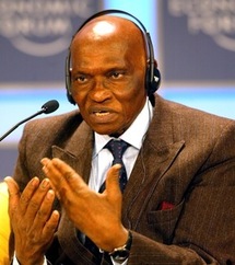 Le président sénégalais Me. Abdoulaye Wade a annoncé, sa candidature à sa propre succession pour la présidentielle de 2012. Le président sénégalais Me. Abdoulaye Wade a annoncé, sa candidature à sa propre succession pour la présidentielle de 2012.
