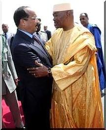 Les relations mauritano – maliennes se réchauffent après 7 mois de refroidissement. Les relations mauritano – maliennes se réchauffent après 7 mois de refroidissement.