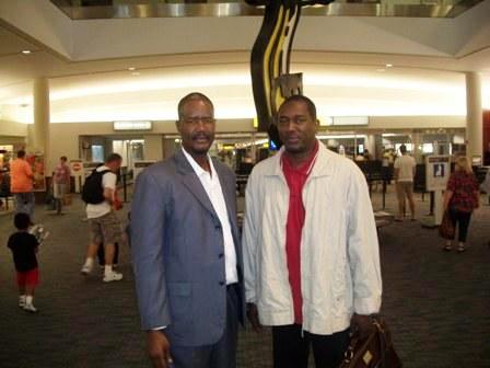 Aéroport de Columbus : Moctar Ba dit Chérif et Ousmane Abdoul SARR Aéroport de Columbus : Moctar Ba dit Chérif et Ousmane Abdoul SARR
