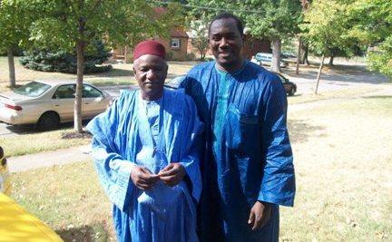 Maître Allassane DIALLO et le sergent Ousmane Abdoul SARR, 2 anciens compagnons du bagne de Walata qui ne se sont pas vus depuis la prison d'Aioun Maître Allassane DIALLO et le sergent Ousmane Abdoul SARR, 2 anciens compagnons du bagne de Walata qui ne se sont pas vus depuis la prison d'Aioun