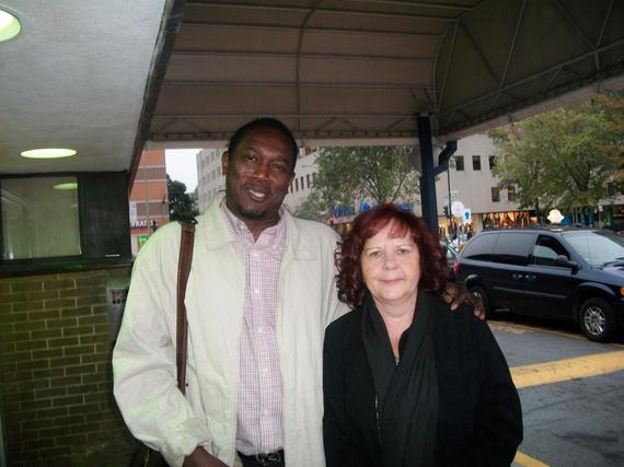Mireille Hamelin, la Représentante de l'AJD/MR au Québec (Canada), accueille Ousmane Abdoul SARR Mireille Hamelin, la Représentante de l'AJD/MR au Québec (Canada), accueille Ousmane Abdoul SARR