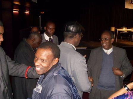 Soumaré Abdoul Aziz, président de l'OCVIDH à droite sur la photo, au premier plan Soueibou Ly (walata)