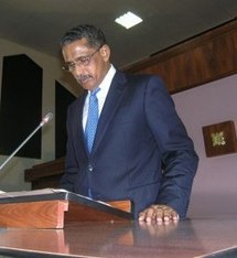 "Le gouvernement est en passe d'élaborer une règlementation pour régir la presse électronique et accorder un appui à la presse plus global que l'appui existant", Dixit le ministre de la communication répondant au député Jemil Mansour "Le gouvernement est en passe d'élaborer une règlementation pour régir la presse électronique et accorder un appui à la presse plus global que l'appui existant", Dixit le ministre de la communication répondant au député Jemil Mansour