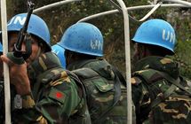L'ONU envisage d'envoyer plus de troupes en Côte d'Ivoire, où le mandat des 10 000 Casques bleus de l'Onuci a renouvelé pour six mois. L'ONU envisage d'envoyer plus de troupes en Côte d'Ivoire, où le mandat des 10 000 Casques bleus de l'Onuci a renouvelé pour six mois.