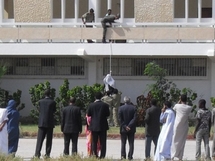 Suicide : le fils du diplomate sénégalais voulait voir les Etats-Unis ou mourir Suicide : le fils du diplomate sénégalais voulait voir les Etats-Unis ou mourir