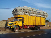 Représailles : les transporteurs sénégalais bloquent la circulation à la frontière mauritanienne Représailles : les transporteurs sénégalais bloquent la circulation à la frontière mauritanienne