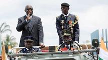 Laurent Gbagbo discute avec le président mauritanien Laurent Gbagbo discute avec le président mauritanien
