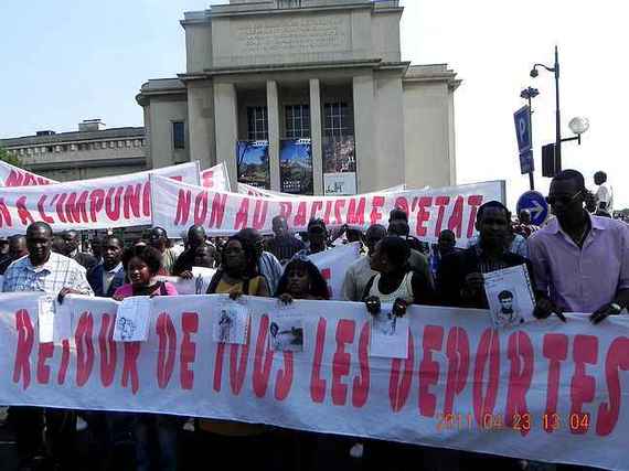 Déclaration AVOMM-ARMME-OCVIDH du samedi 23 avril 2011 (vidéo). Déclaration AVOMM-ARMME-OCVIDH du samedi 23 avril 2011 (vidéo).