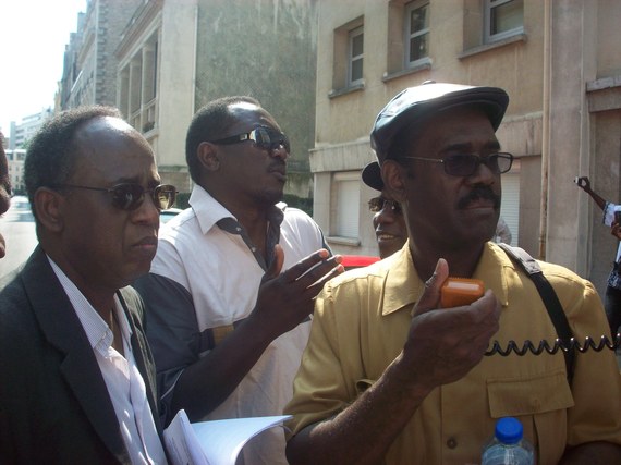 Manifestation de l'AVOMM, de l'OCVIDH et de l'ARMME en images (Paris 23 avril 2011). Manifestation de l'AVOMM, de l'OCVIDH et de l'ARMME en images (Paris 23 avril 2011).