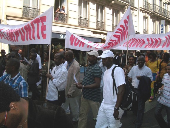 Manifestation de l'AVOMM, de l'OCVIDH et de l'ARMME en images (Paris 23 avril 2011).